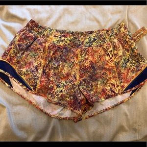 2019 Lululemon Sea Wheeze Hotty Hot 2.5” Shorts